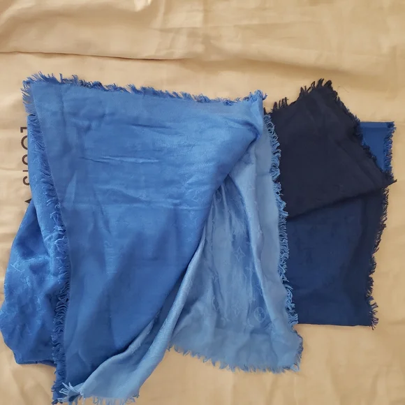 Limited Time Listing Authentic Louis Vuitton Classic Shawl Blue Ombre - Picture 4 of 9